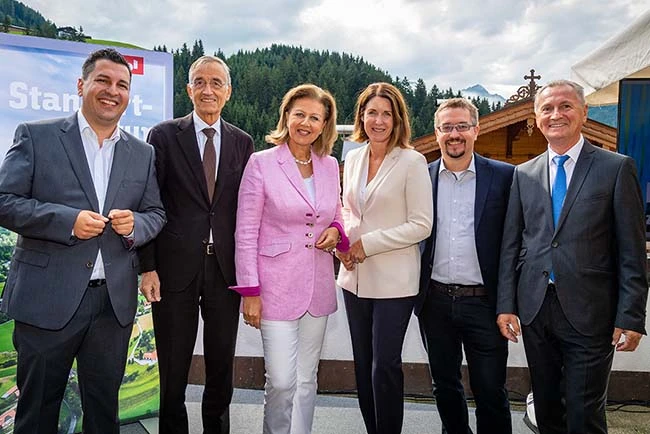 New investors to support AQT