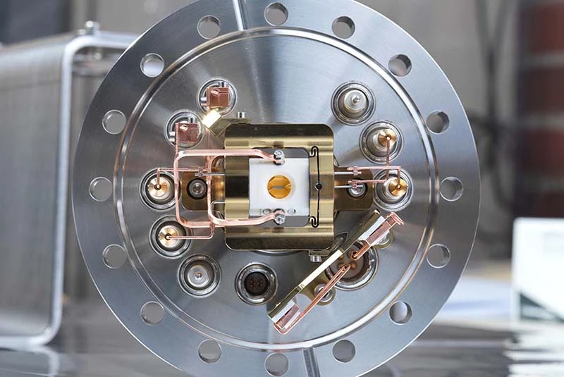 19” RACK QUANTUM COMPUTING JUST DEMONSTRATED 20 QUBITS